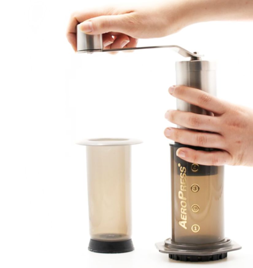 Handkvörn með AeroPress tengimöguleika