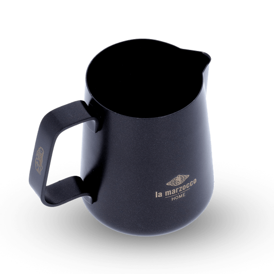 La Marzocco mjólkurkanna (60cl) - svört